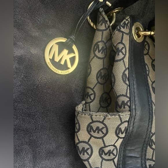 Michael Kors Purse - Picture 3 of 7